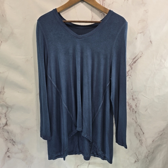 Soft Surroundings Shirt Womens Medium Blue Sublime Tunic Petite Tee T Long - Picture 1 of 11